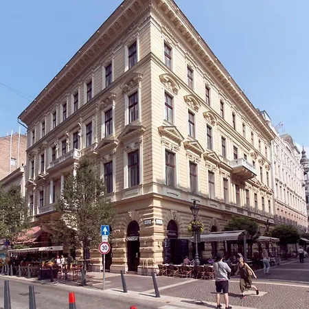 Count Zrinyi Basilica Luxurious Residence Budapest Exterior photo