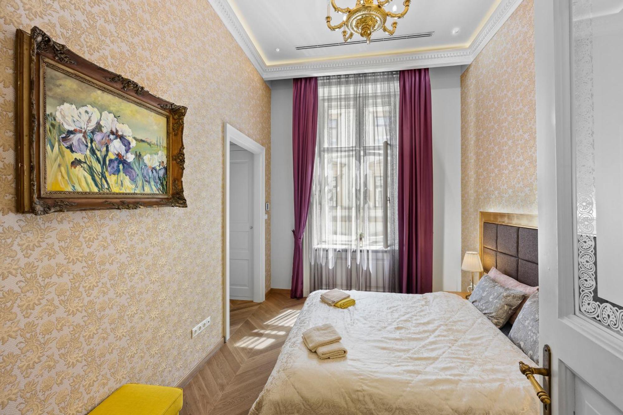 Count Zrinyi Basilica Luxurious דירה